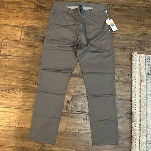 BRAND NEW Vuori -Collin’s Chino Pant- Cocoa Men’s size 34